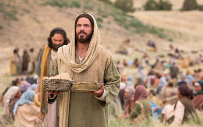 Denles ustedes de comer